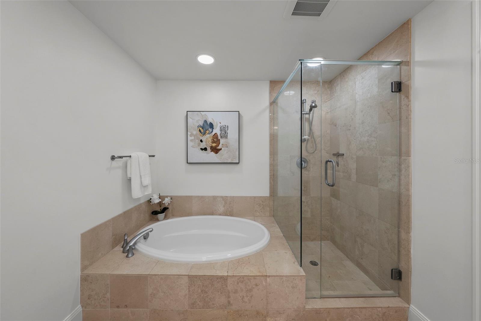 Image 30 of 81 For 450 Knights Run Avenue 104