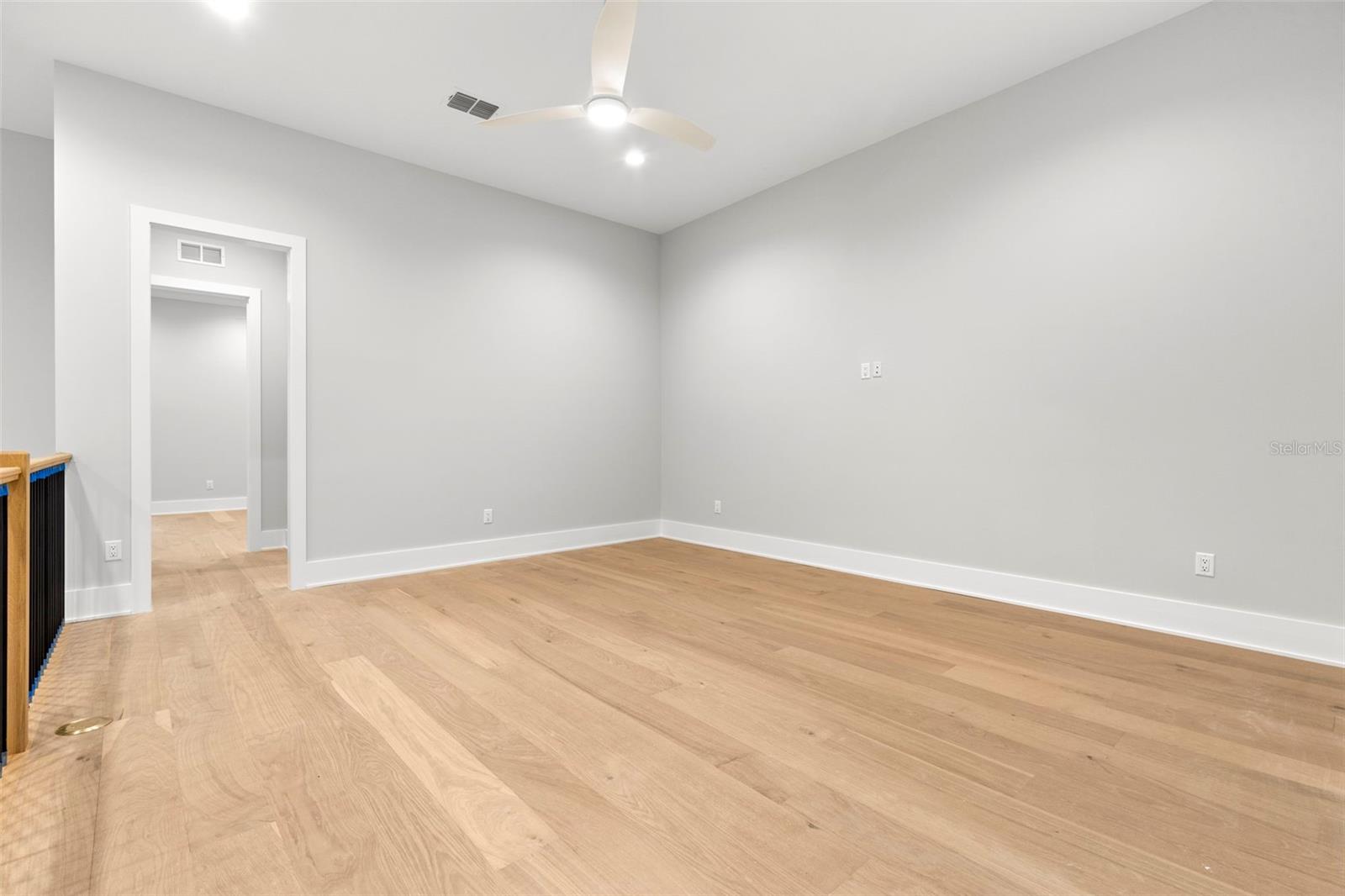 Image 16 of 34 For 218 Hesperides Street N