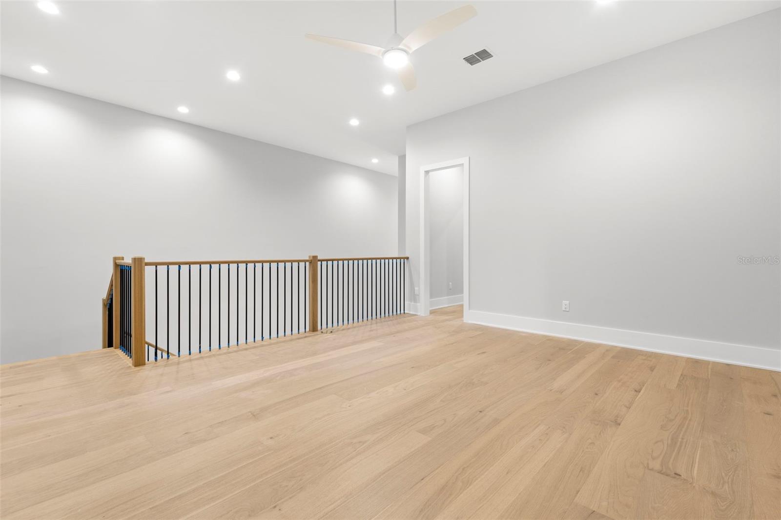 Image 17 of 34 For 218 Hesperides Street N