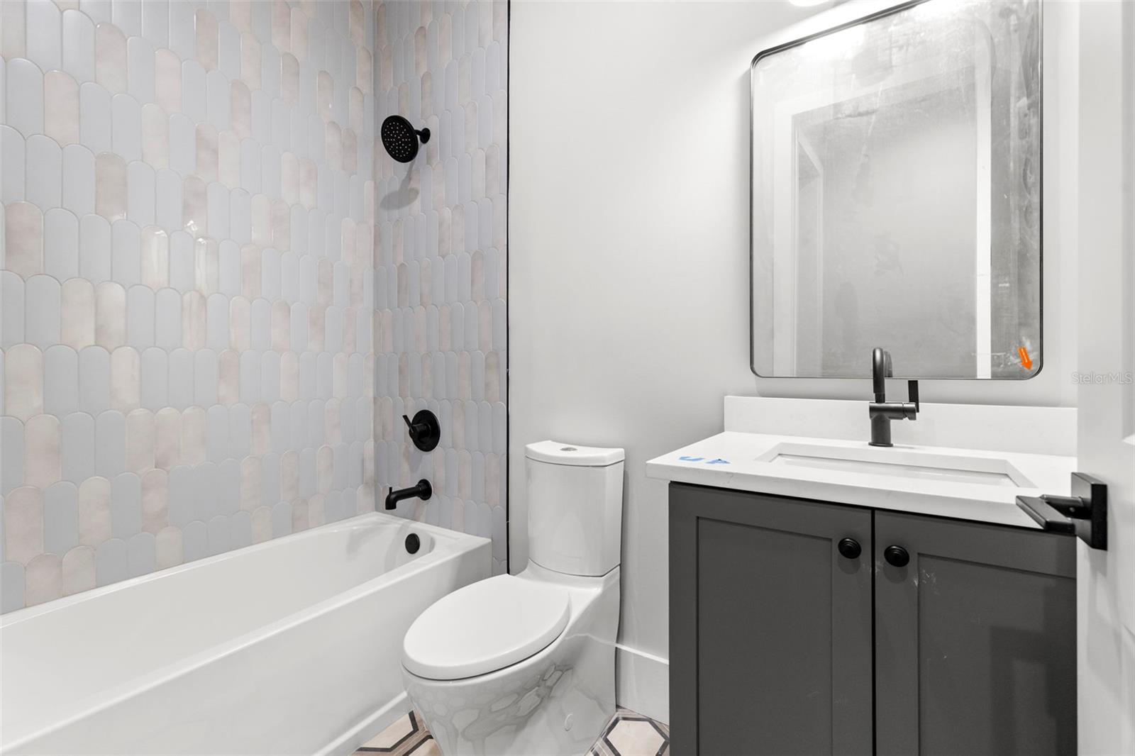 Image 20 of 34 For 218 Hesperides Street N