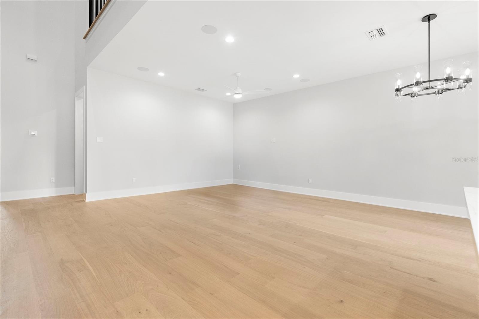 Image 24 of 34 For 218 Hesperides Street N
