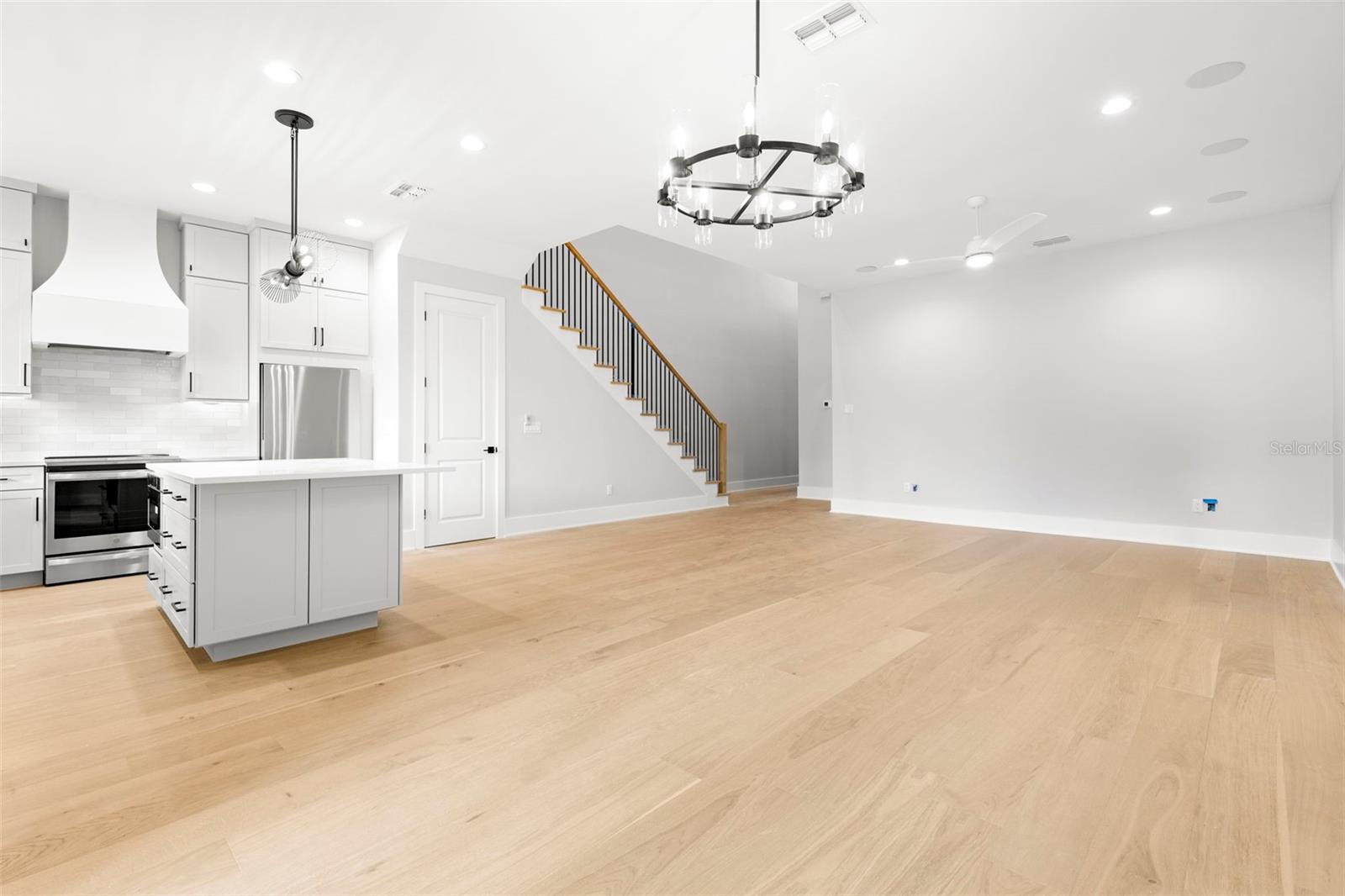 Image 25 of 34 For 218 Hesperides Street N