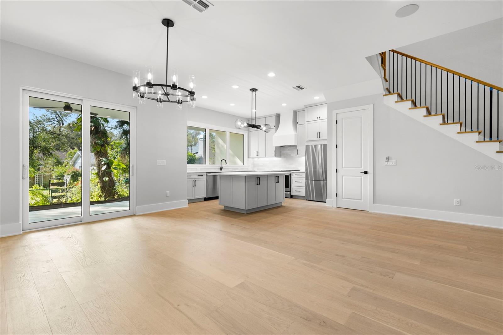 Image 26 of 34 For 218 Hesperides Street N