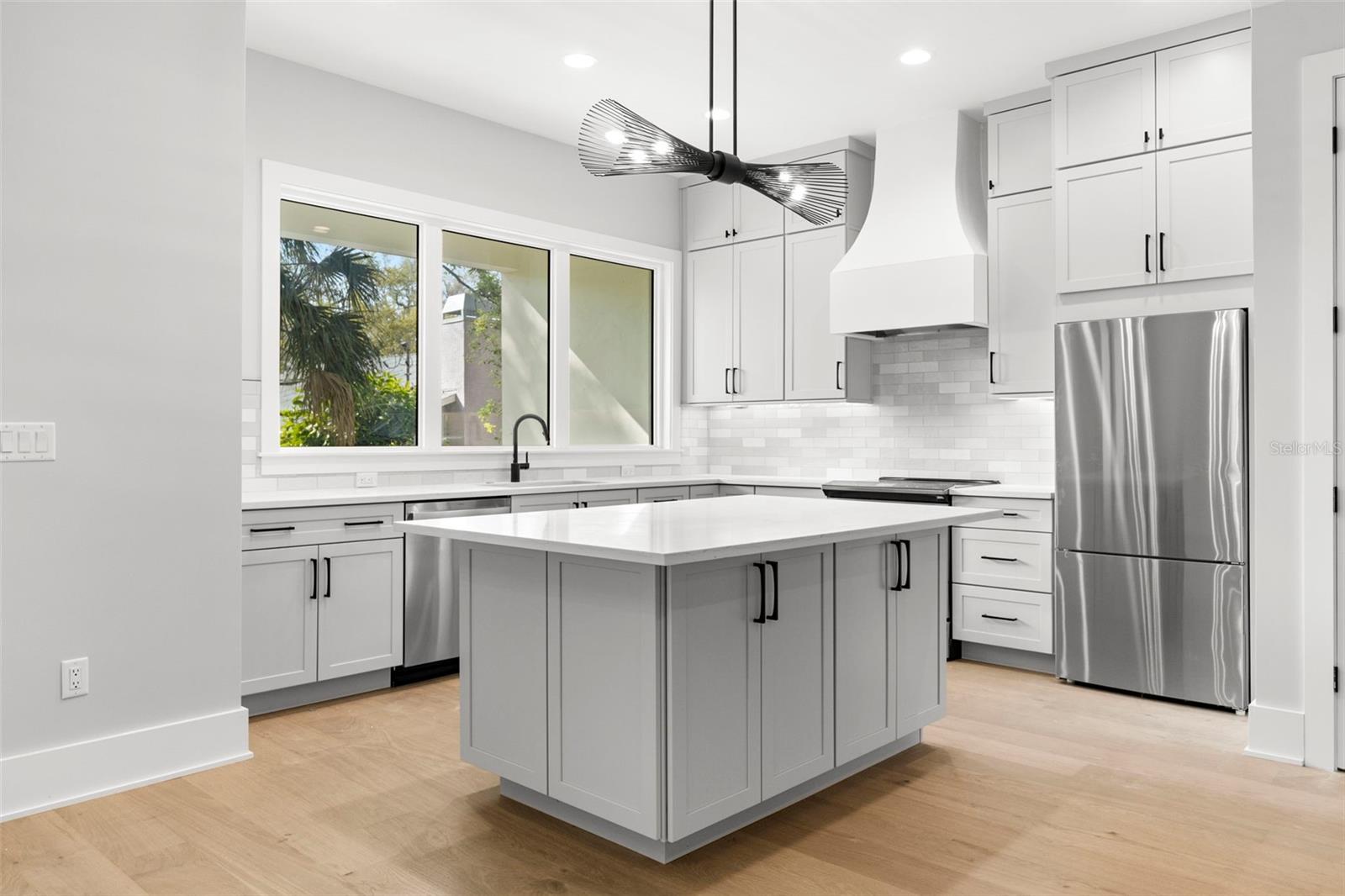 Image 27 of 34 For 218 Hesperides Street N