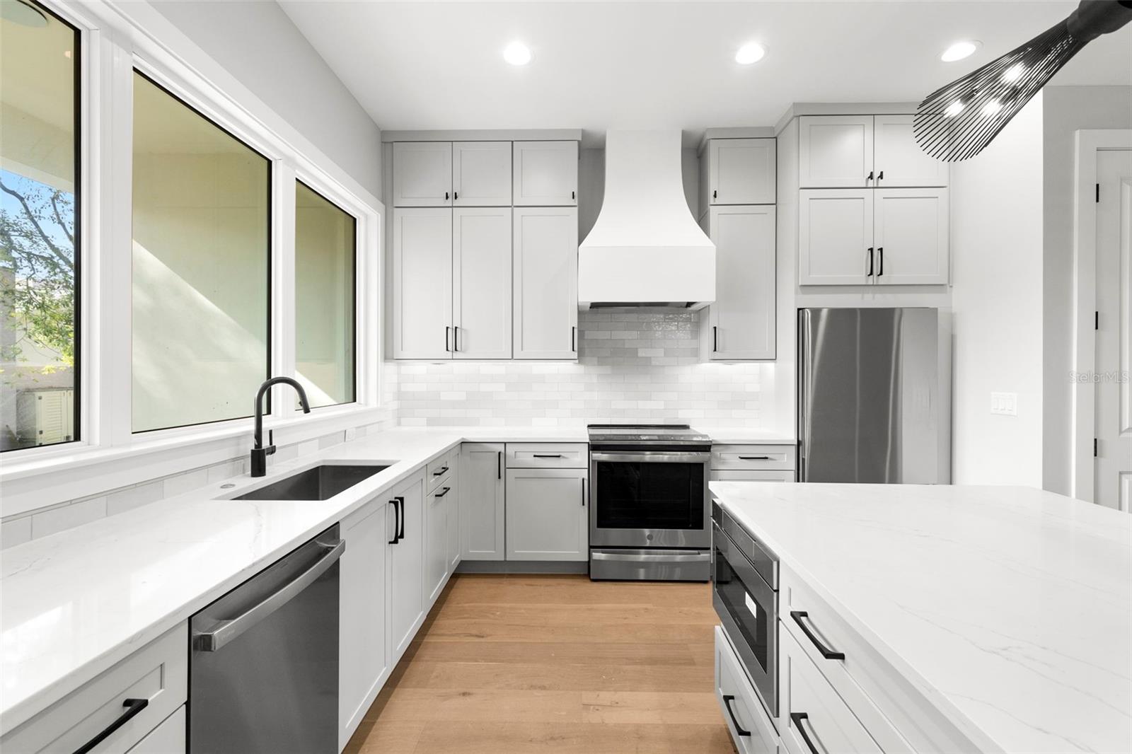 Image 29 of 34 For 218 Hesperides Street N