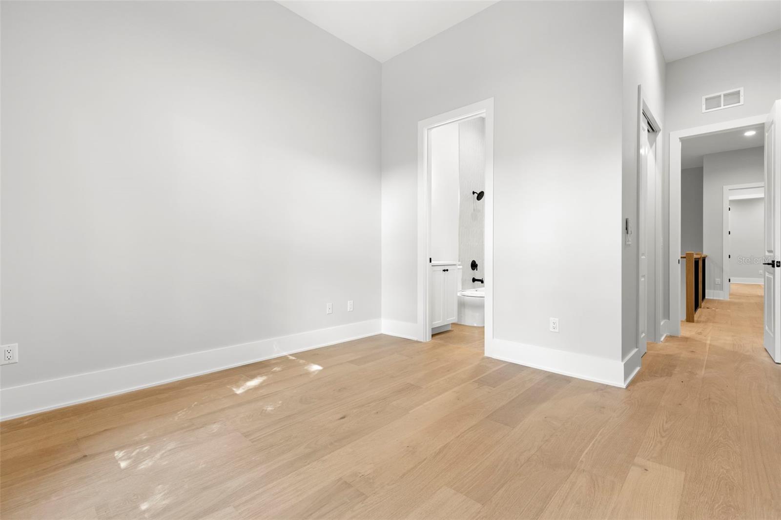 Image 3 of 34 For 218 Hesperides Street N