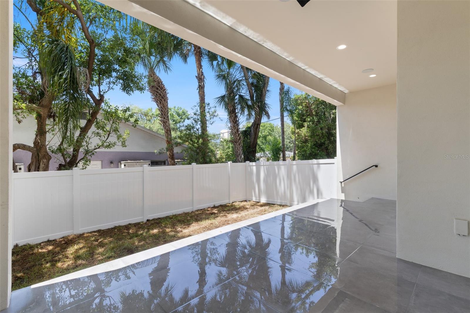 Image 31 of 34 For 218 Hesperides Street N
