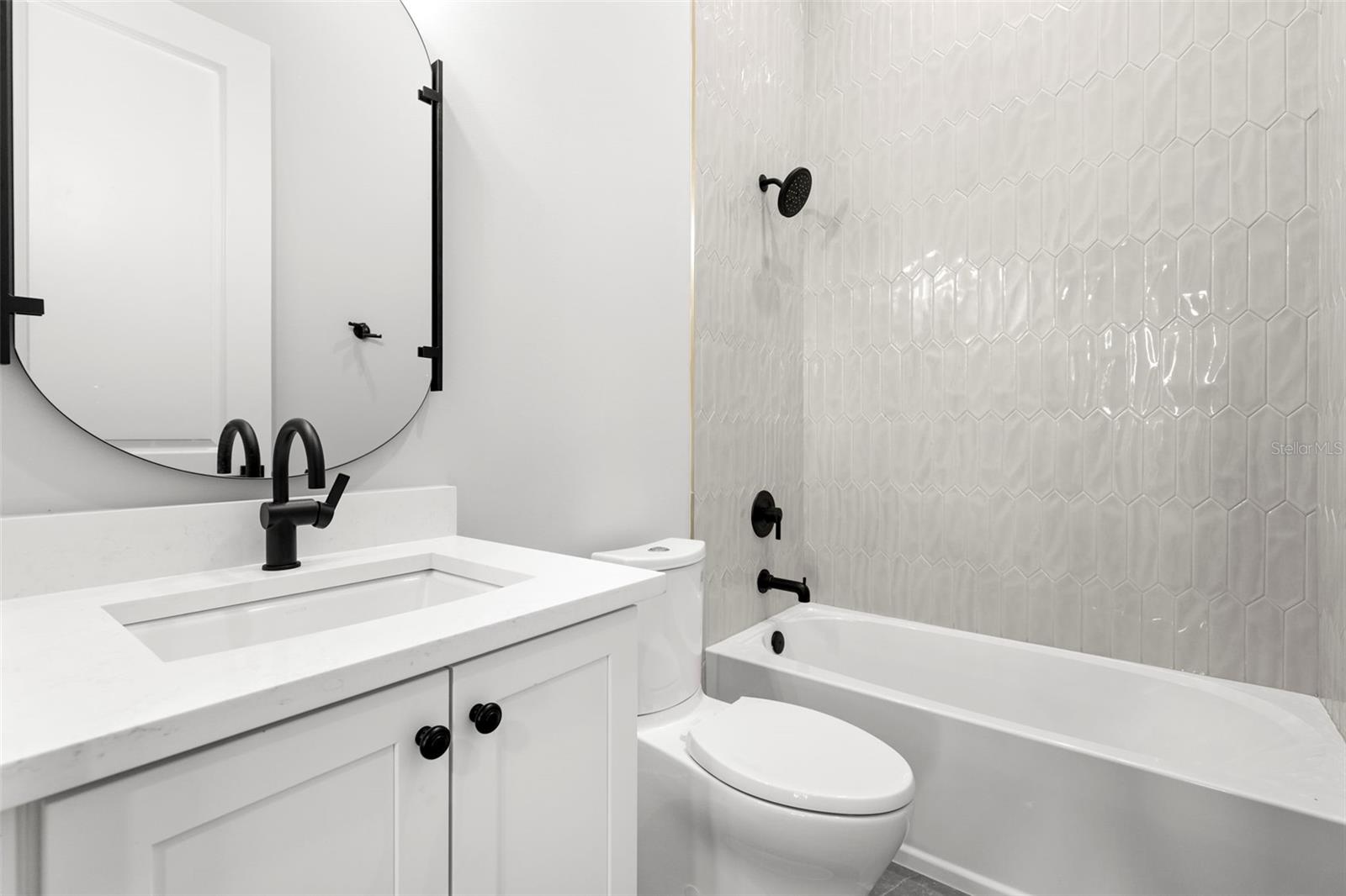 Image 4 of 34 For 218 Hesperides Street N