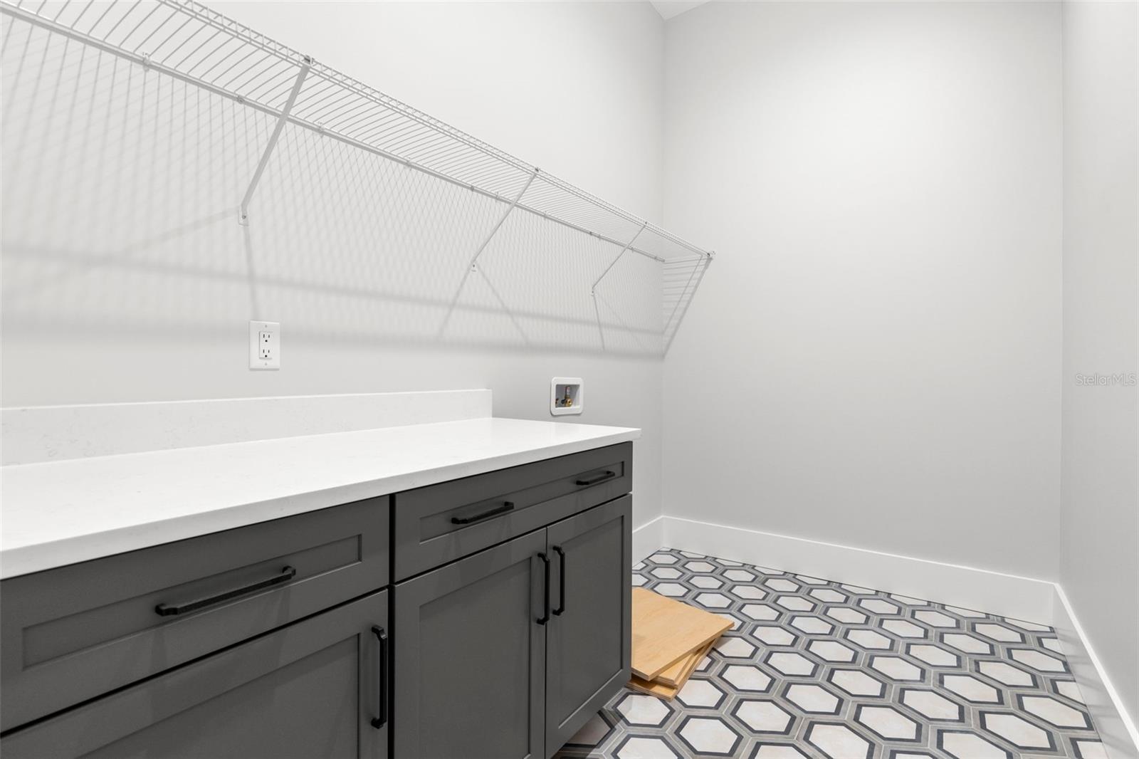 Image 8 of 34 For 218 Hesperides Street N