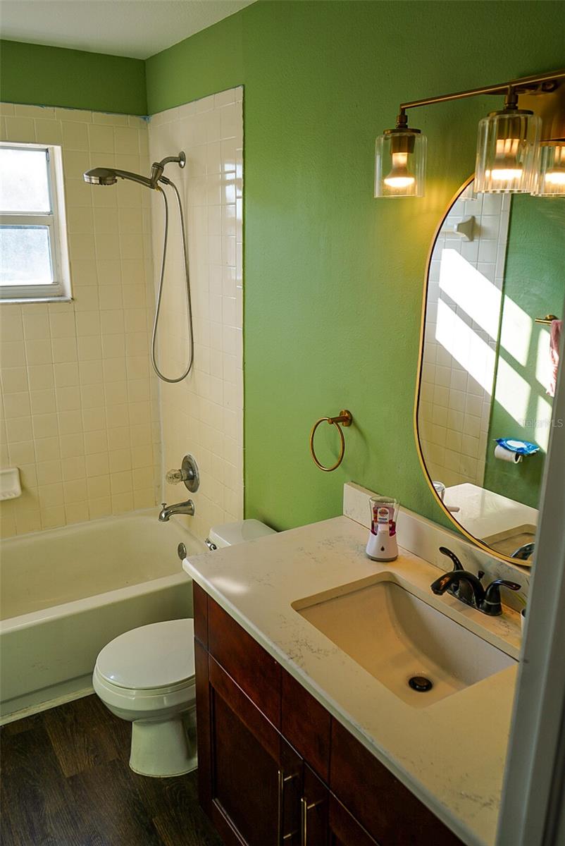 Listing photo id 11 for 1204 Rinkfield Place