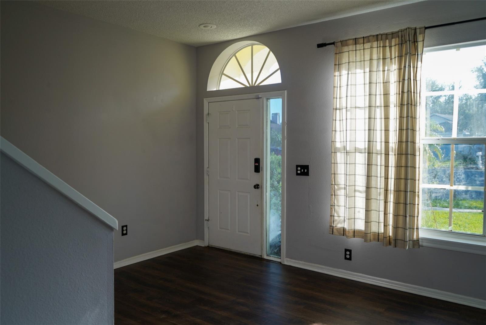 Listing photo id 13 for 1204 Rinkfield Place