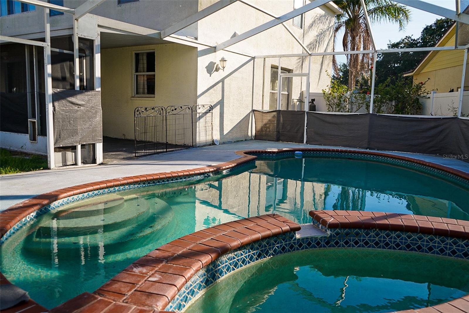 Listing photo id 0 for 1204 Rinkfield Place