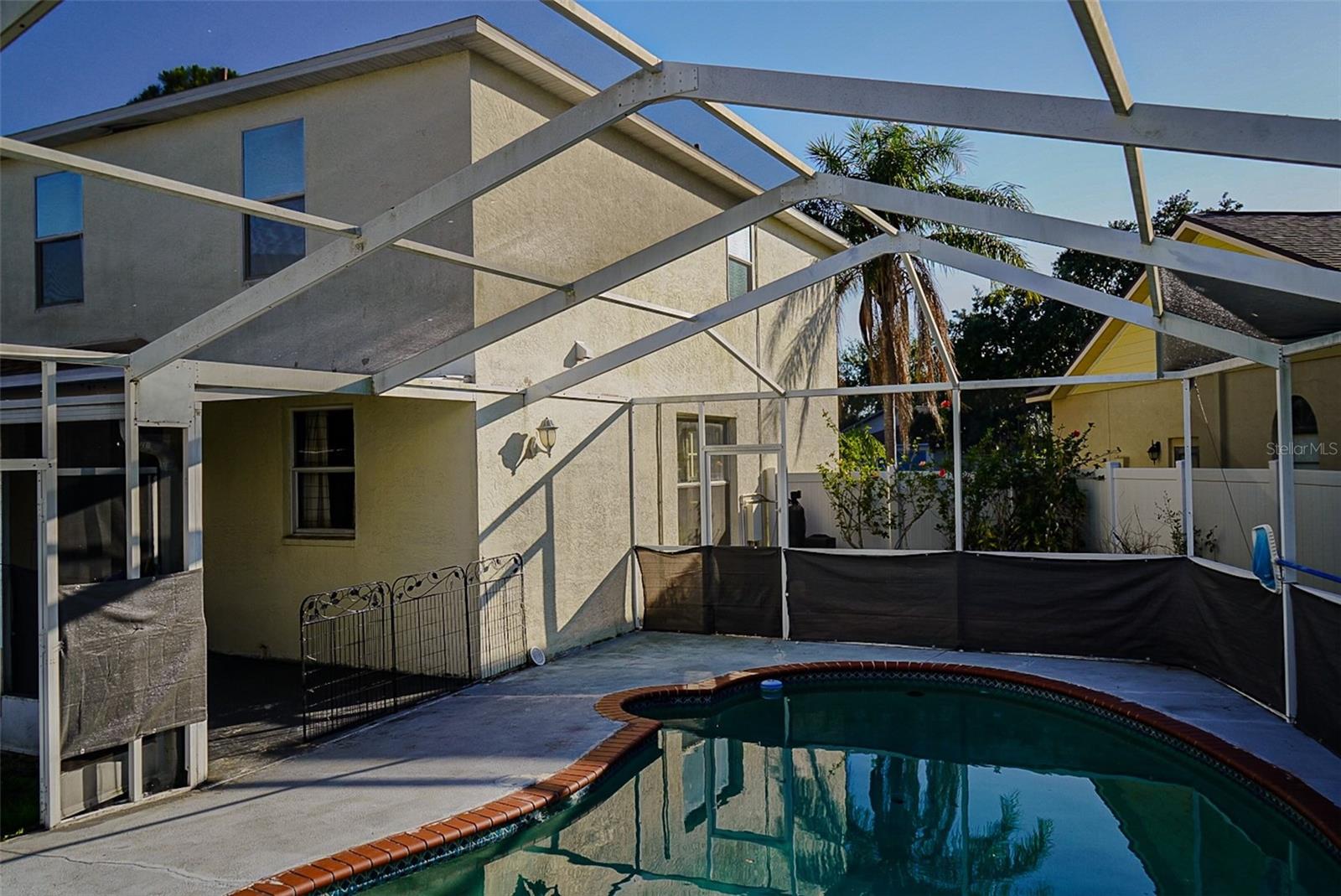 Listing photo id 18 for 1204 Rinkfield Place