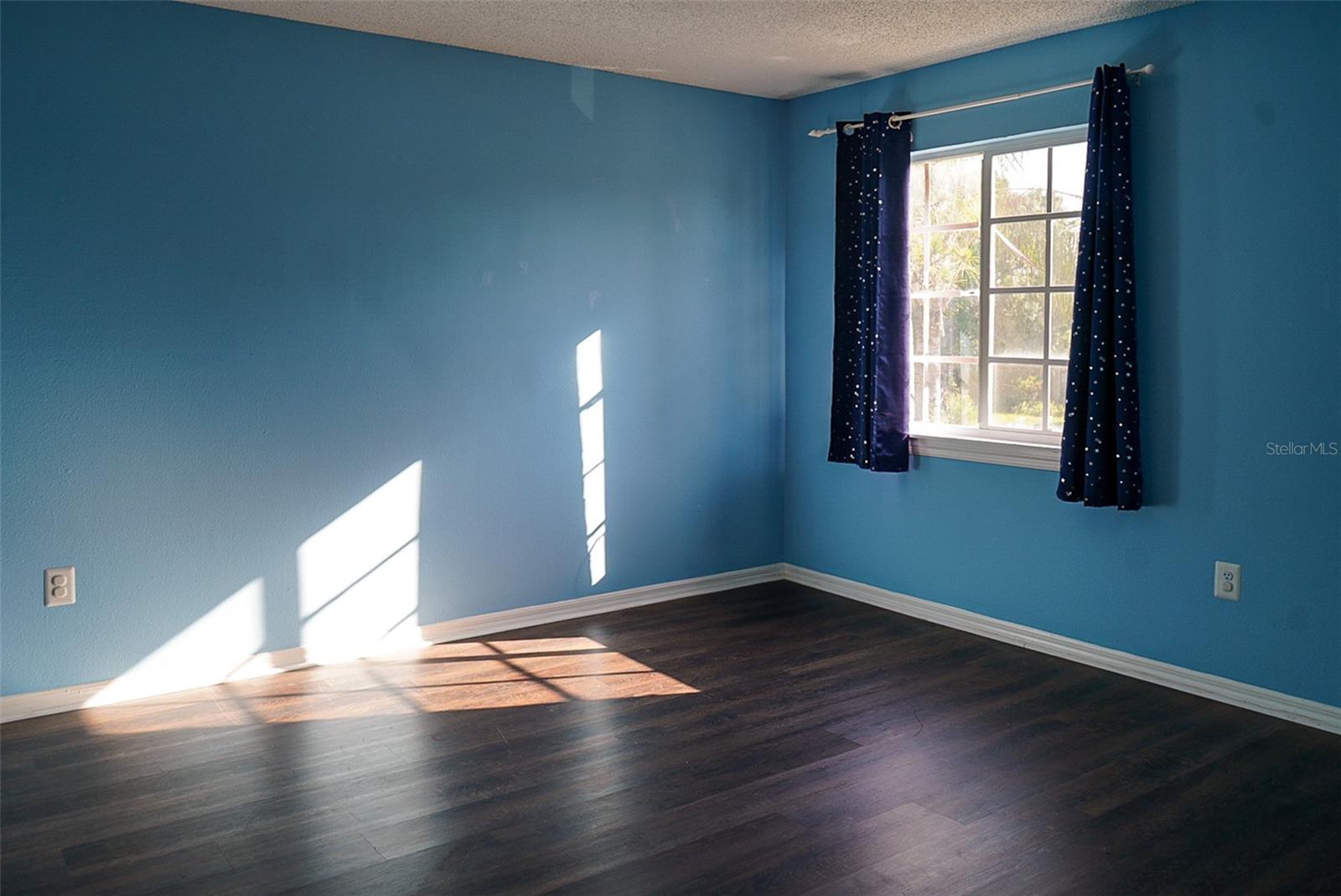 Listing photo id 7 for 1204 Rinkfield Place