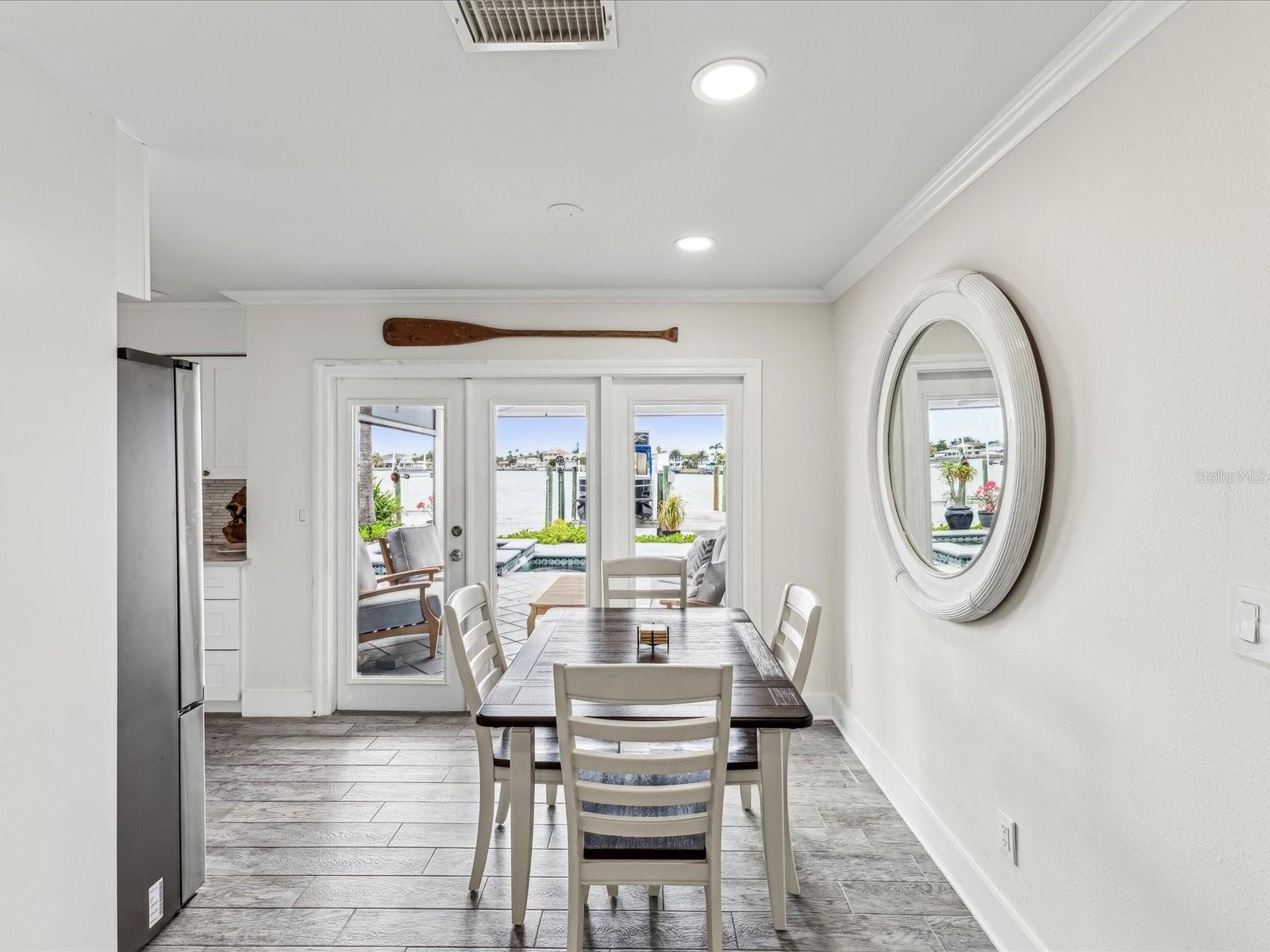 Listing photo id 8 for 464 20th Avenue