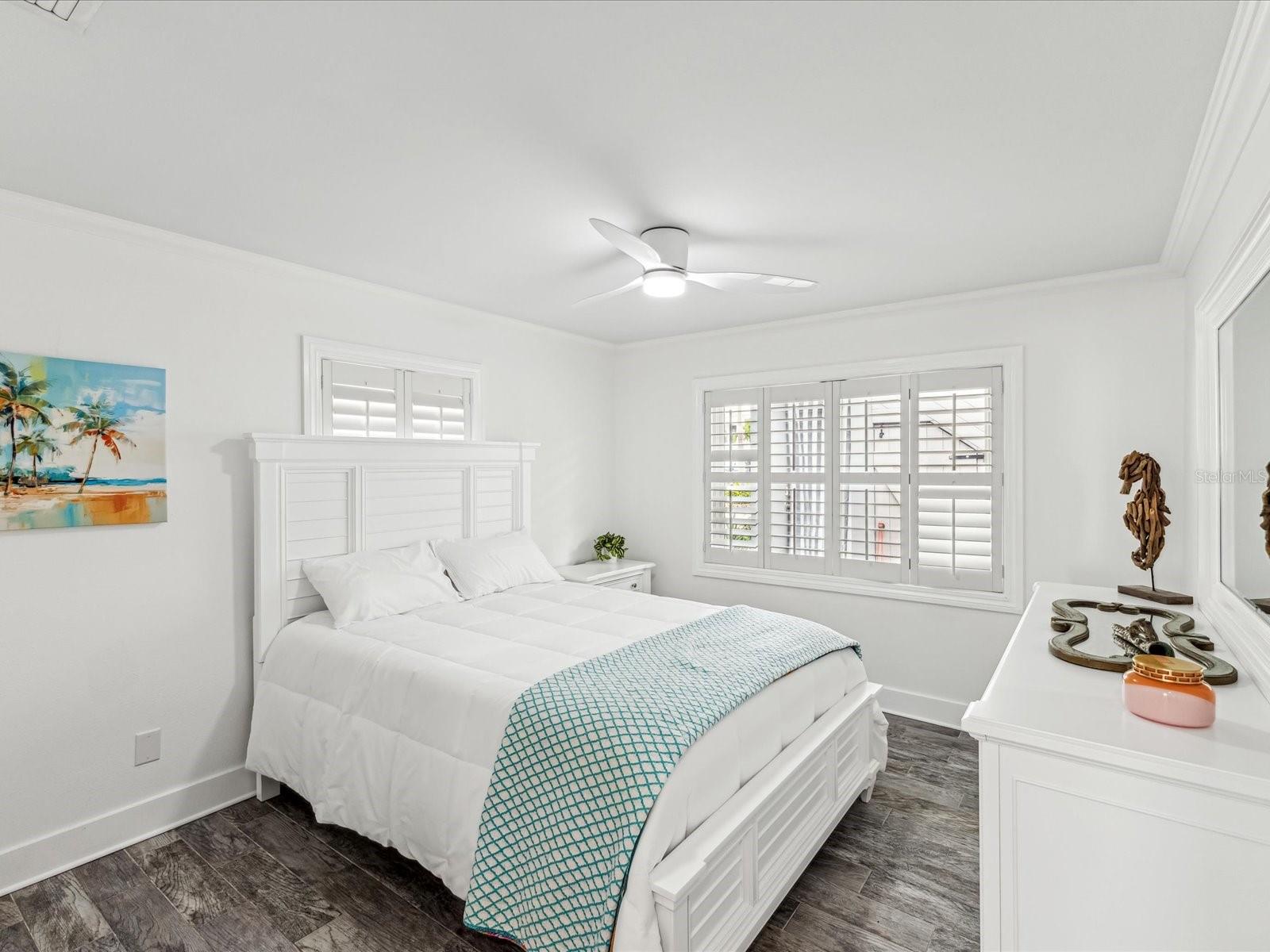Listing photo id 9 for 464 20th Avenue