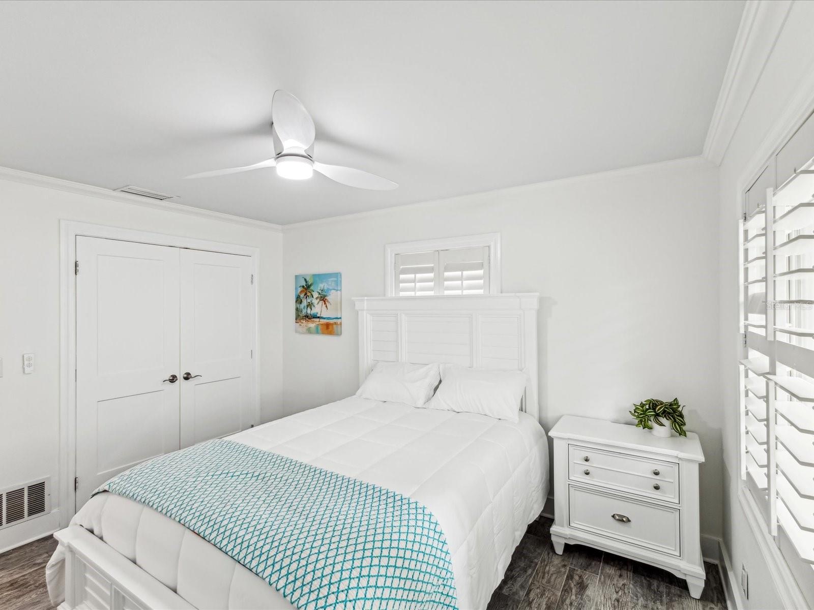 Listing photo id 10 for 464 20th Avenue