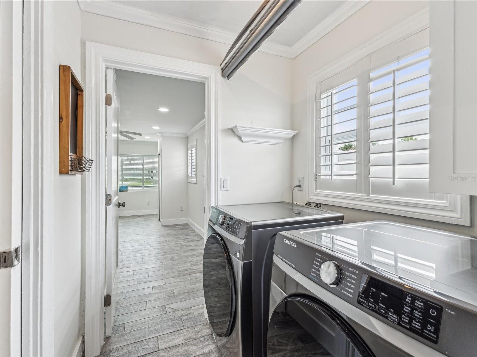 Listing photo id 17 for 464 20th Avenue