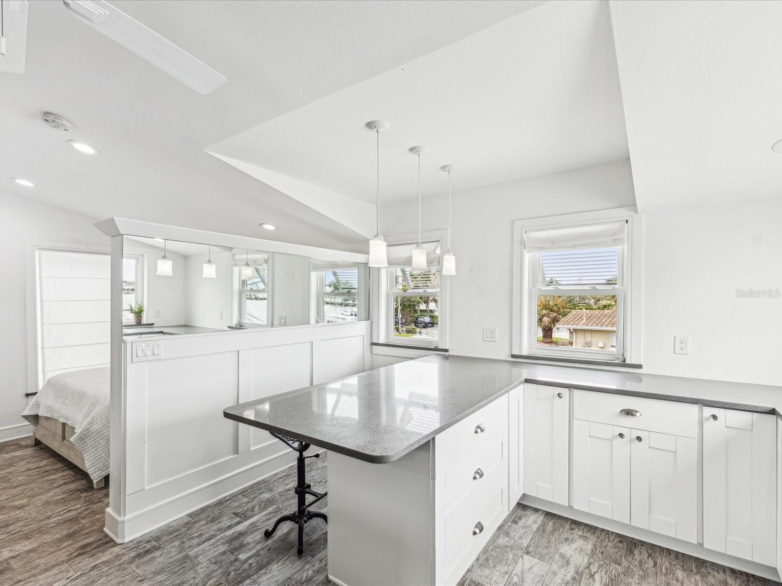 Listing photo id 37 for 464 20th Avenue
