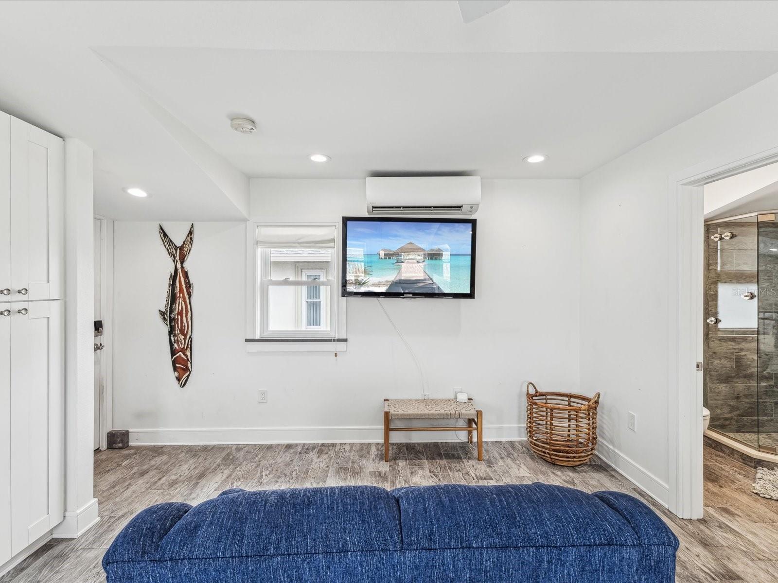 Listing photo id 38 for 464 20th Avenue