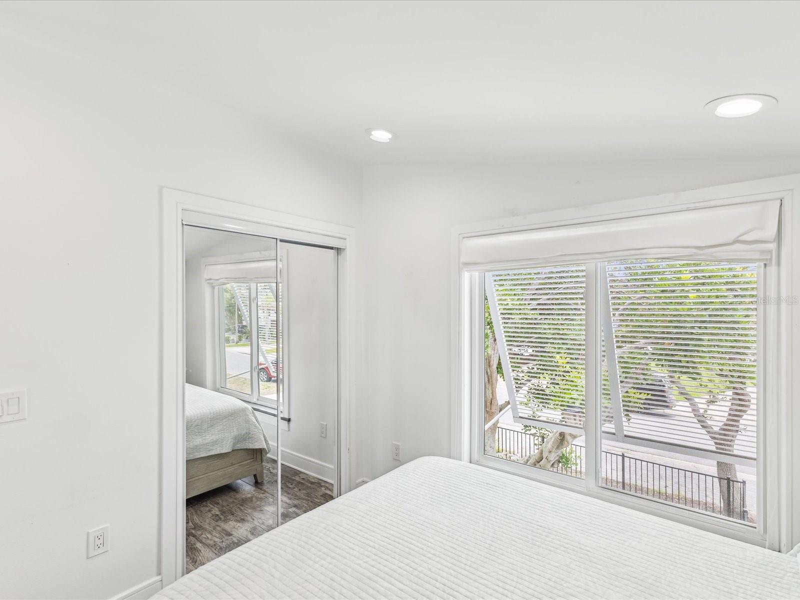 Listing photo id 39 for 464 20th Avenue