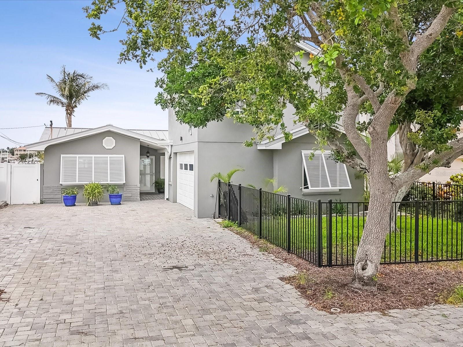Listing photo id 45 for 464 20th Avenue