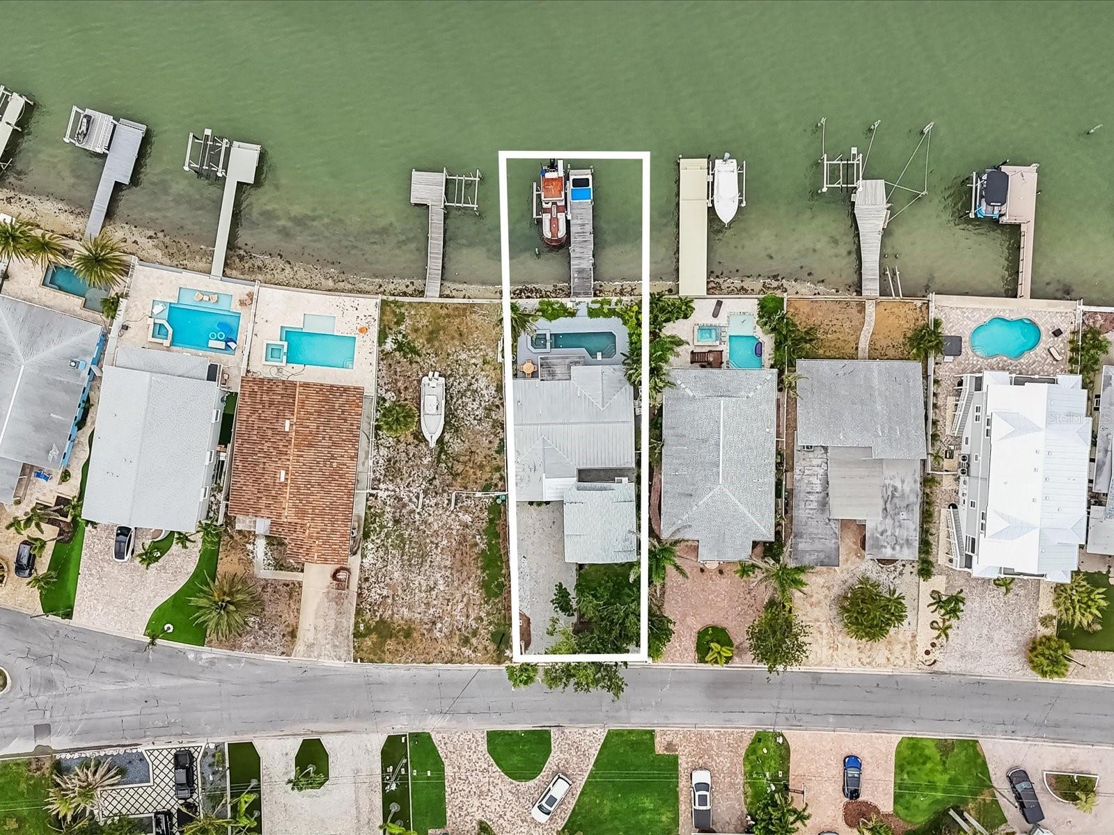 Listing photo id 48 for 464 20th Avenue