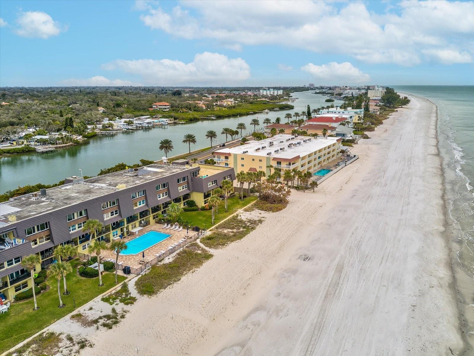 Listing photo id 65 for 464 20th Avenue