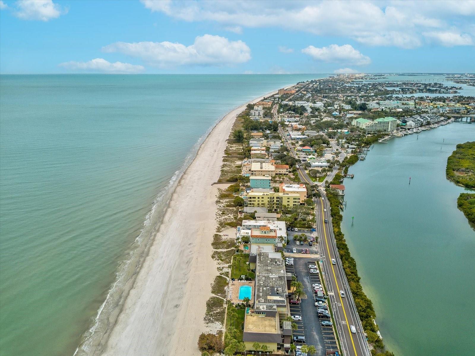 Listing photo id 72 for 464 20th Avenue