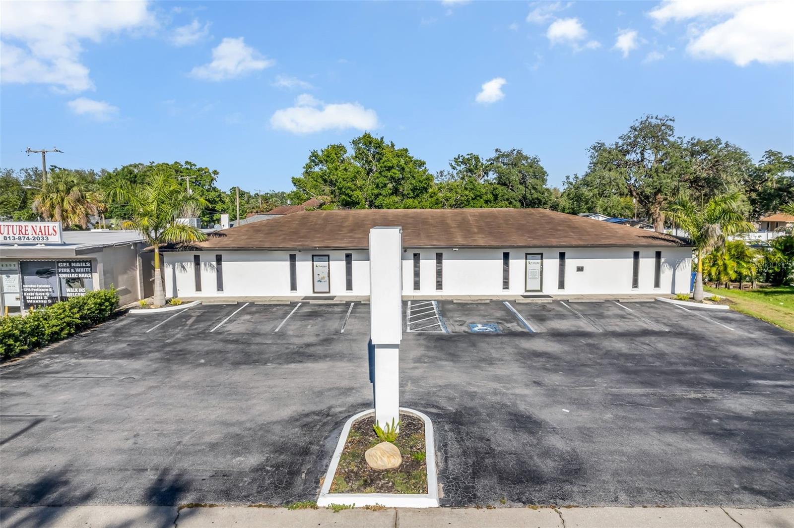 Listing photo id 0 for 4109 Armenia Avenue B