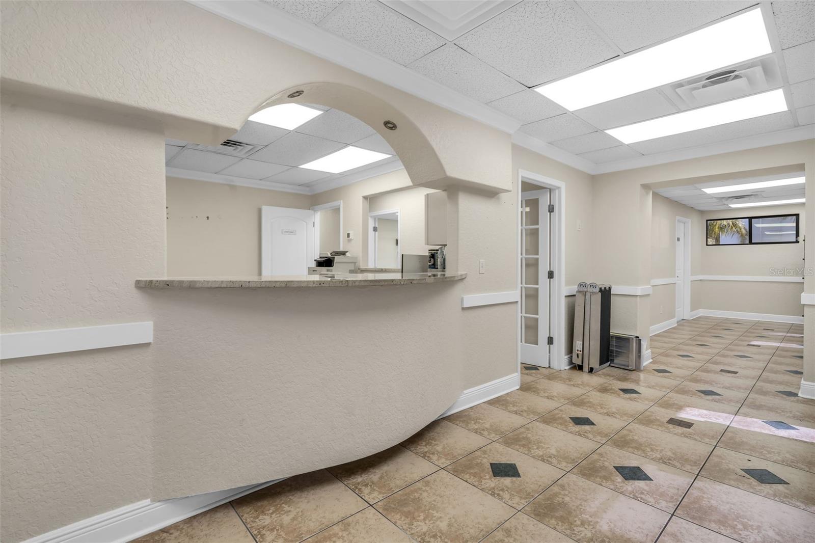 Listing photo id 1 for 4109 Armenia Avenue B