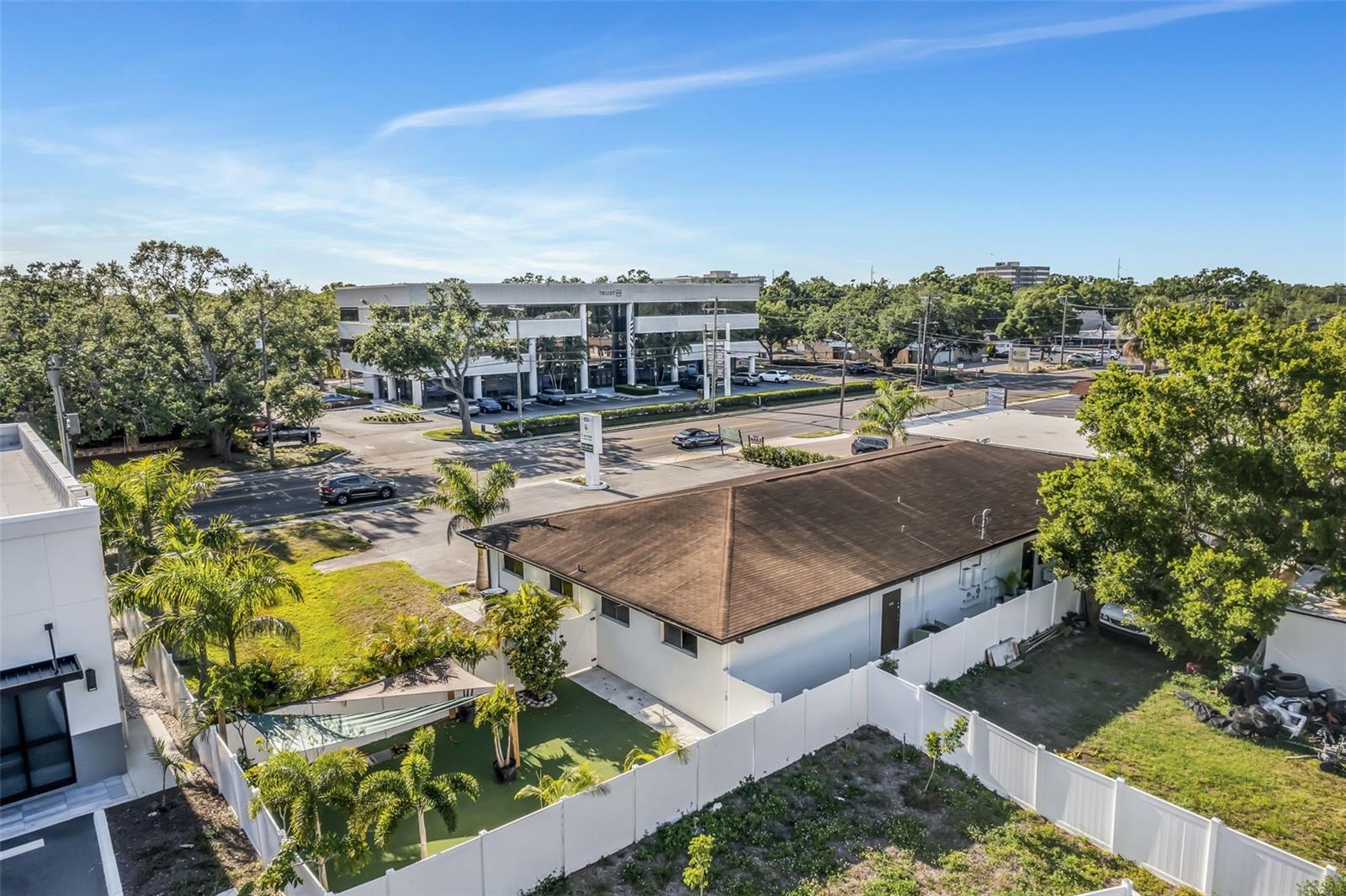 Listing photo id 34 for 4109 Armenia Avenue B