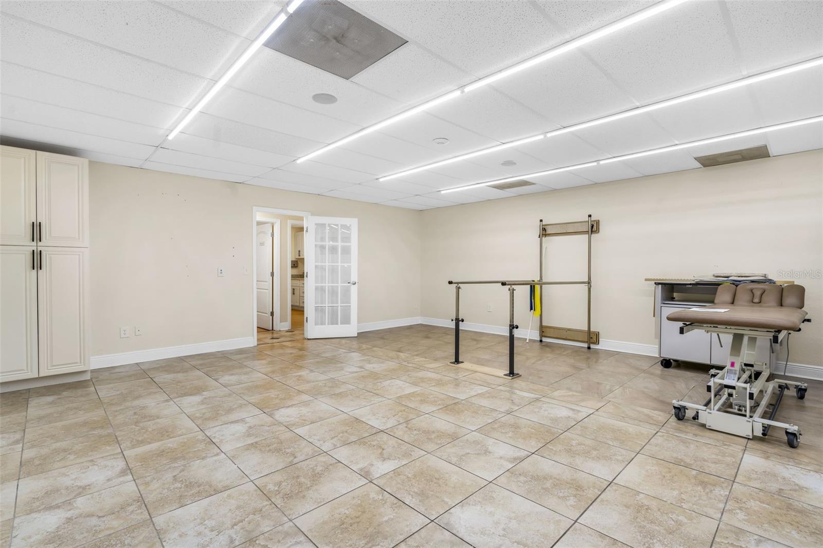 Listing photo id 6 for 4109 Armenia Avenue B