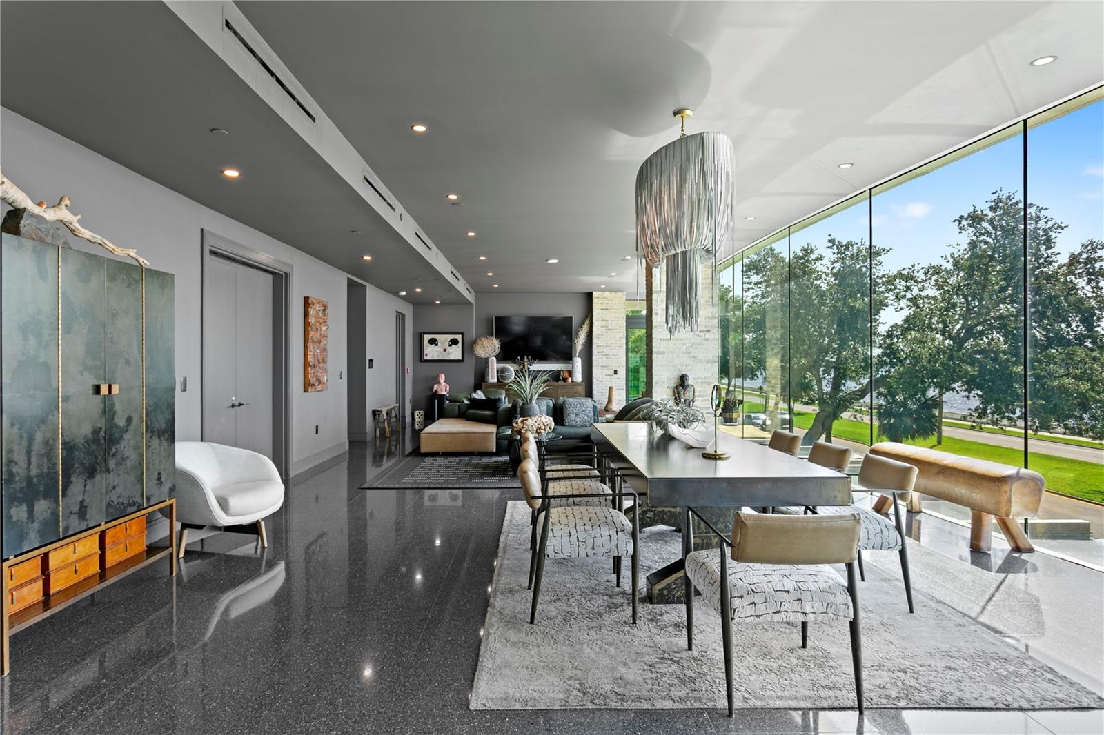 Image 12 of 70 For 2619 Bayshore Boulevard 200
