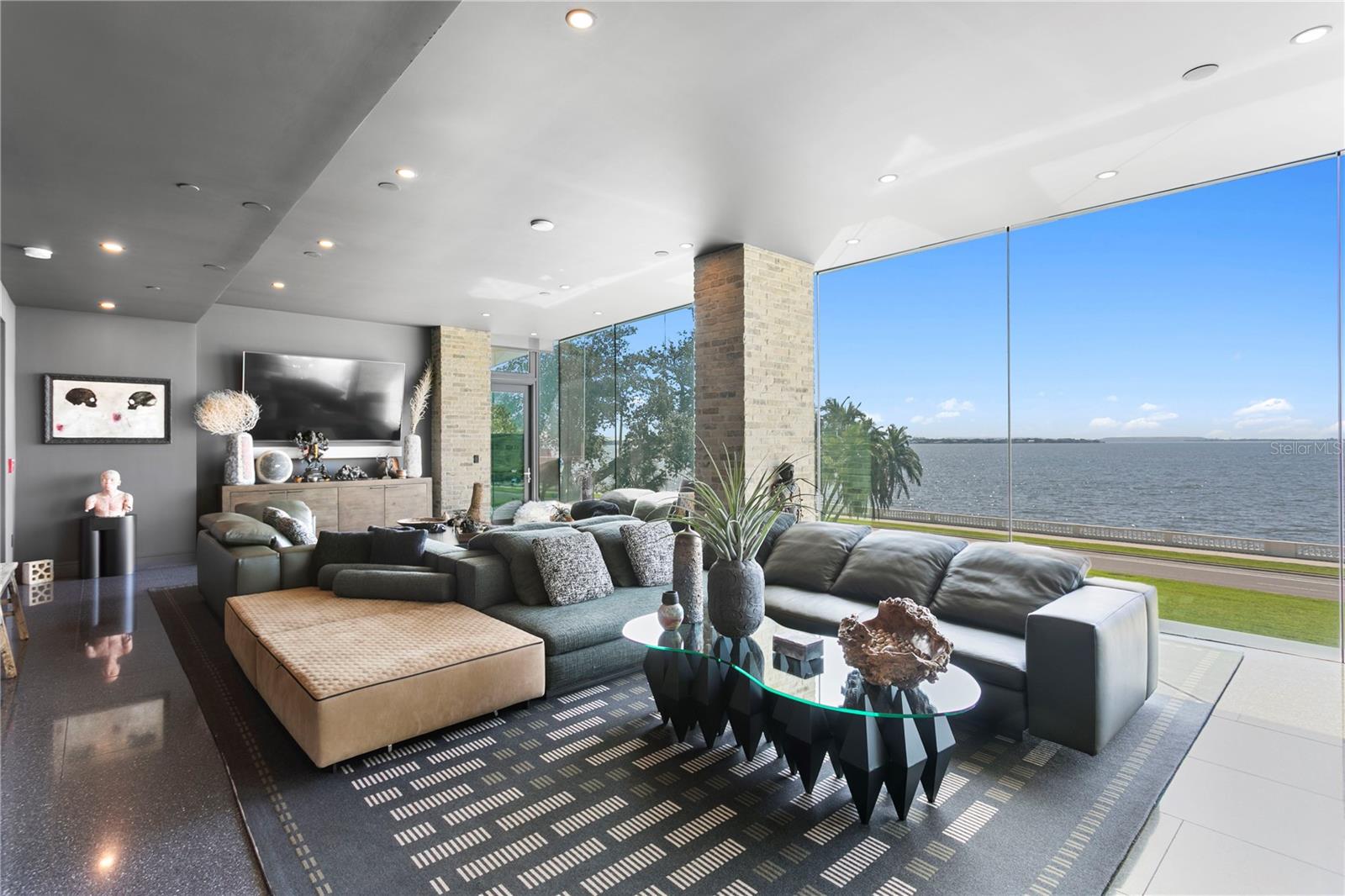 Image 13 of 70 For 2619 Bayshore Boulevard 200