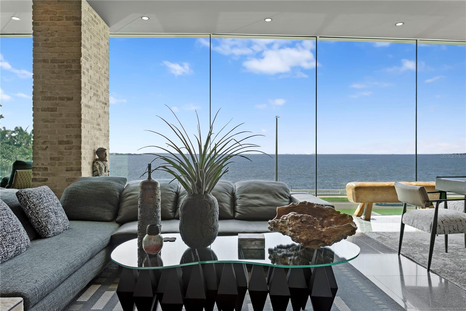 Image 16 of 70 For 2619 Bayshore Boulevard 200