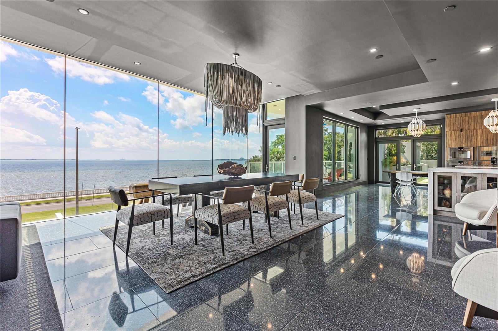 Image 18 of 70 For 2619 Bayshore Boulevard 200