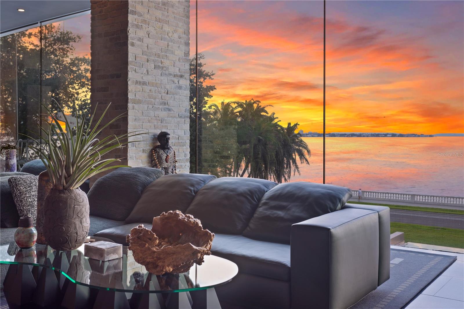 Image 2 of 70 For 2619 Bayshore Boulevard 200