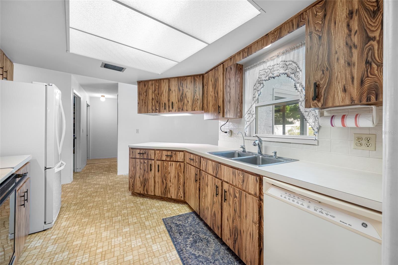 Image 18 of 67 For 1211 Stony Brook Lane