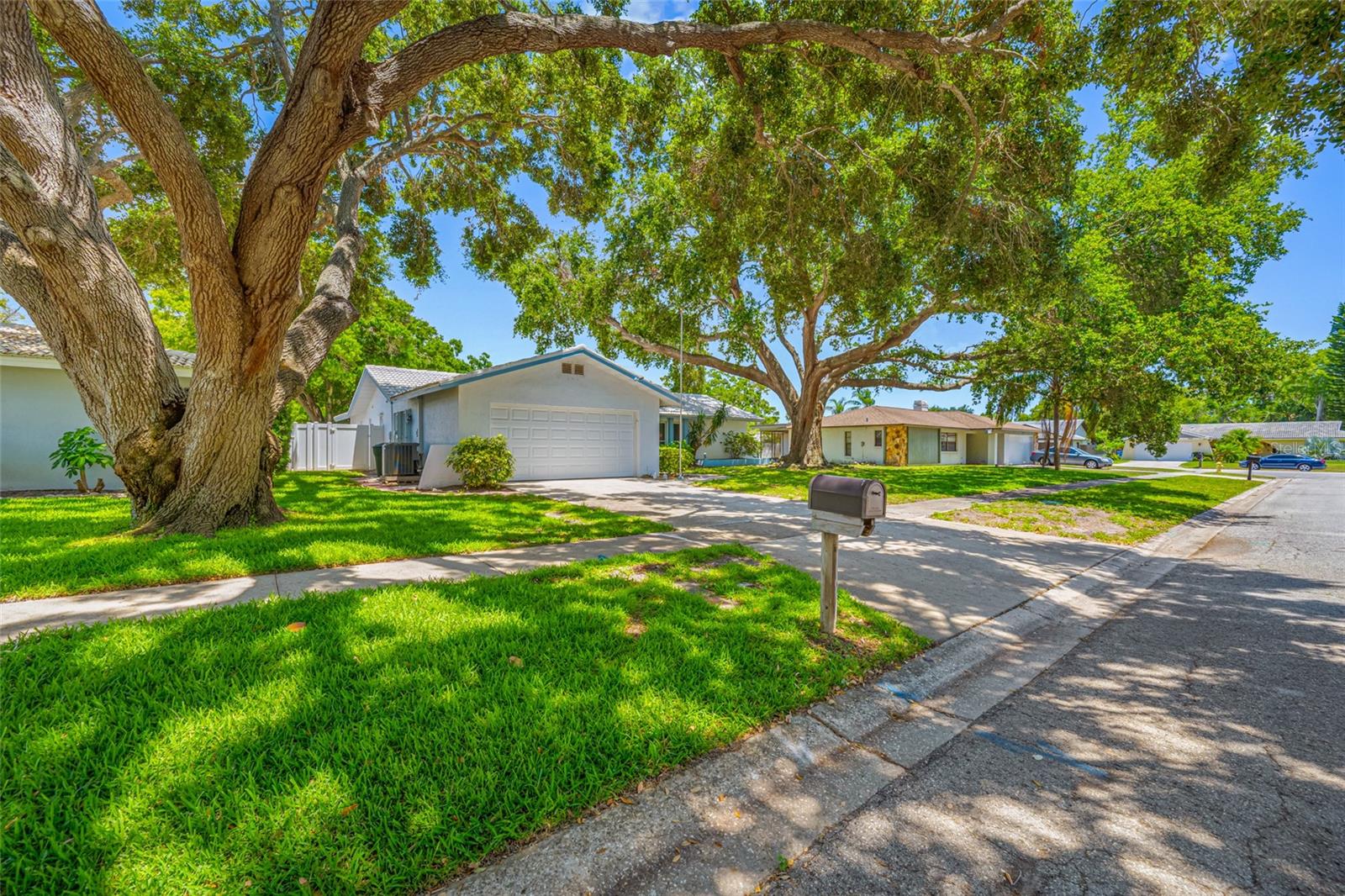 Image 4 of 67 For 1211 Stony Brook Lane