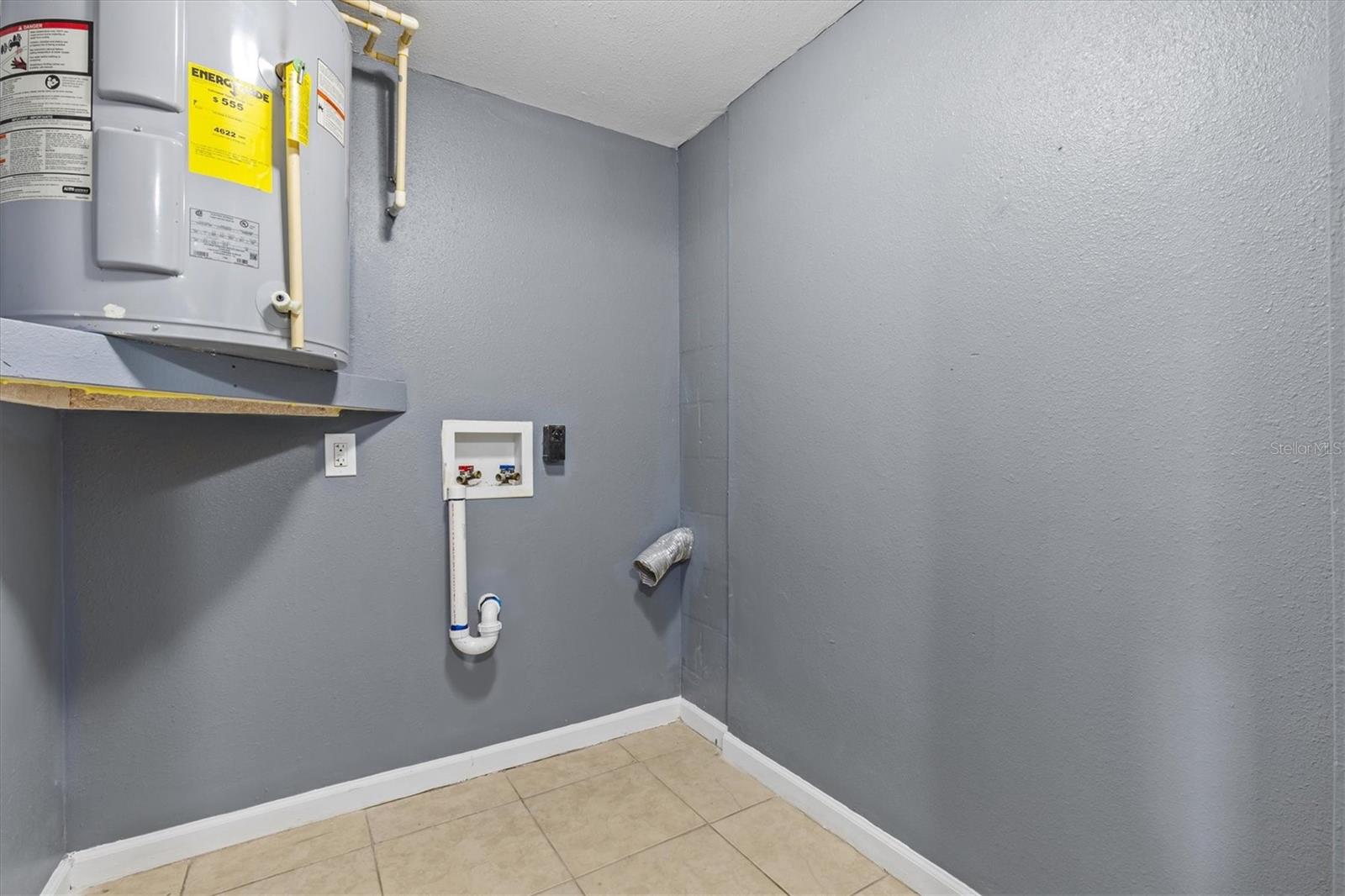 Image 26 of 32 For 9915 Aetna Lane
