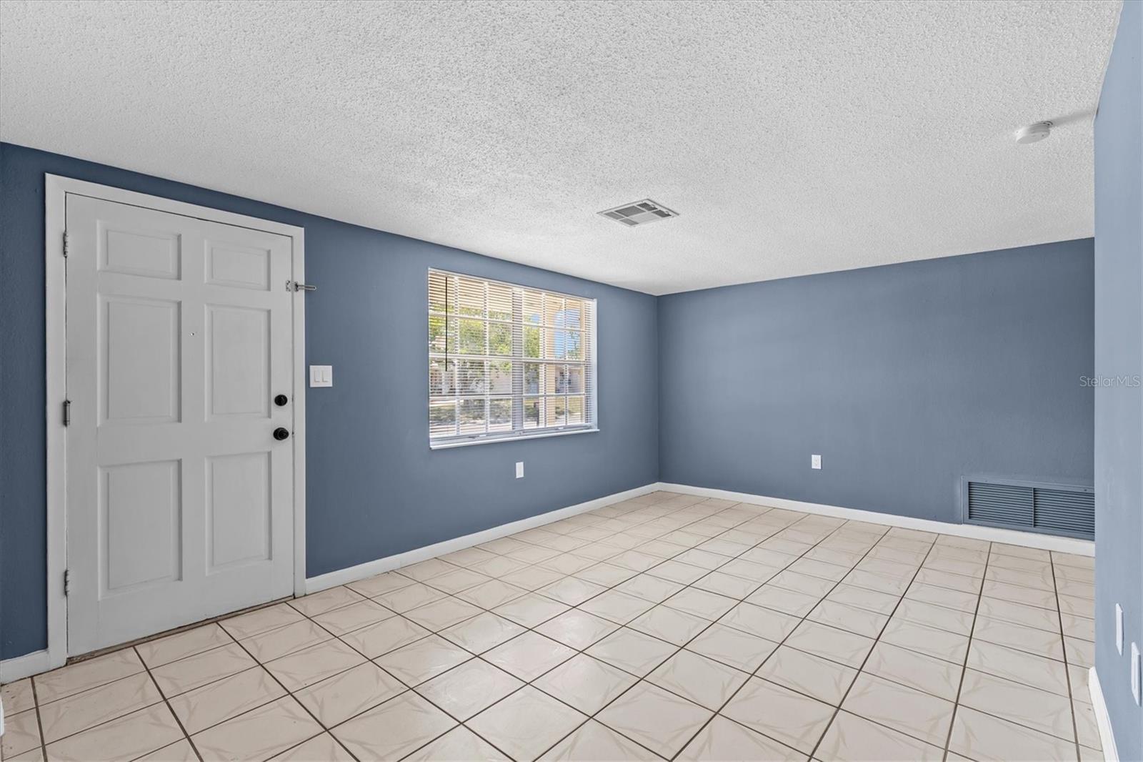 Image 5 of 32 For 9915 Aetna Lane