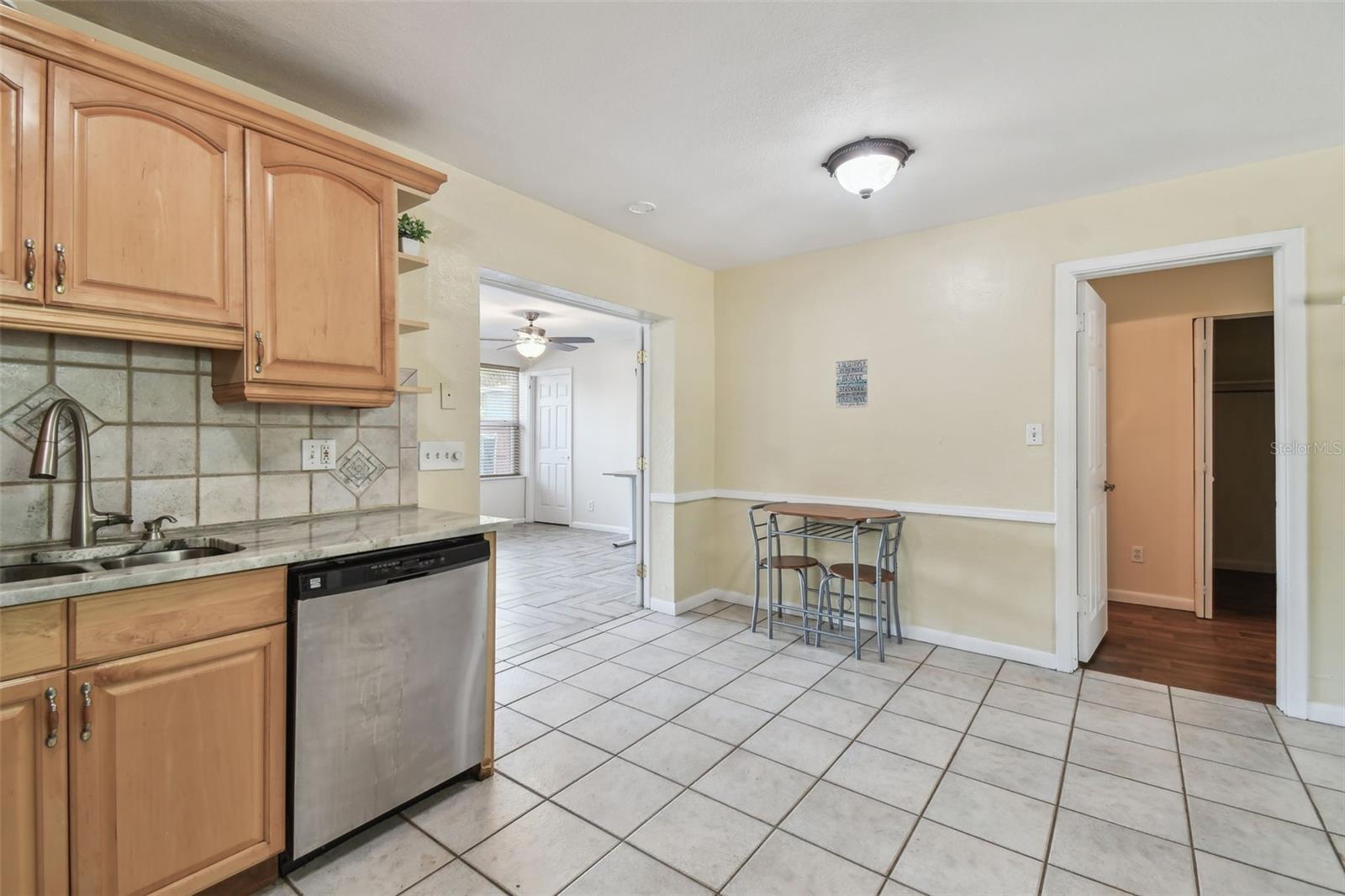 Image 28 of 71 For 5968 46th Avenue N