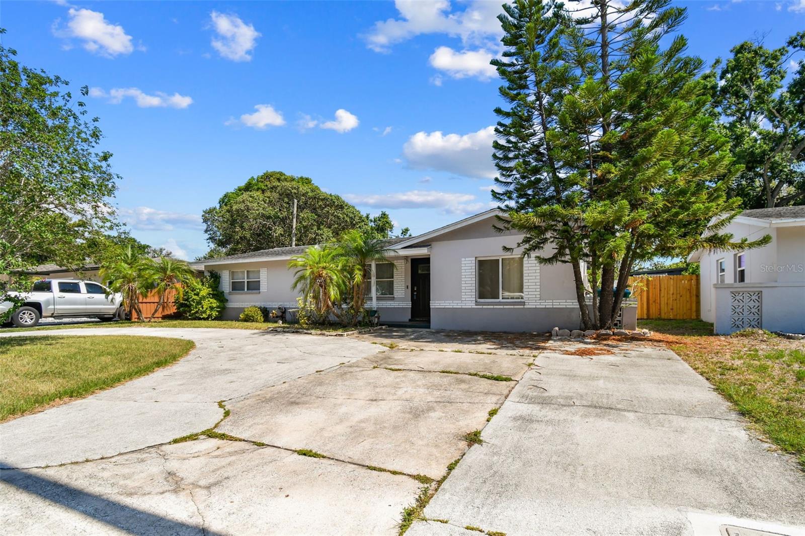 Image 3 of 71 For 5968 46th Avenue N