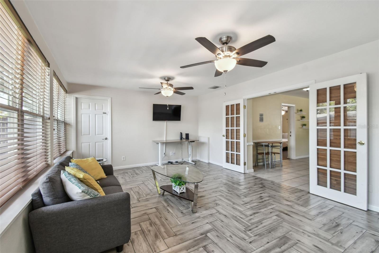 Image 33 of 71 For 5968 46th Avenue N