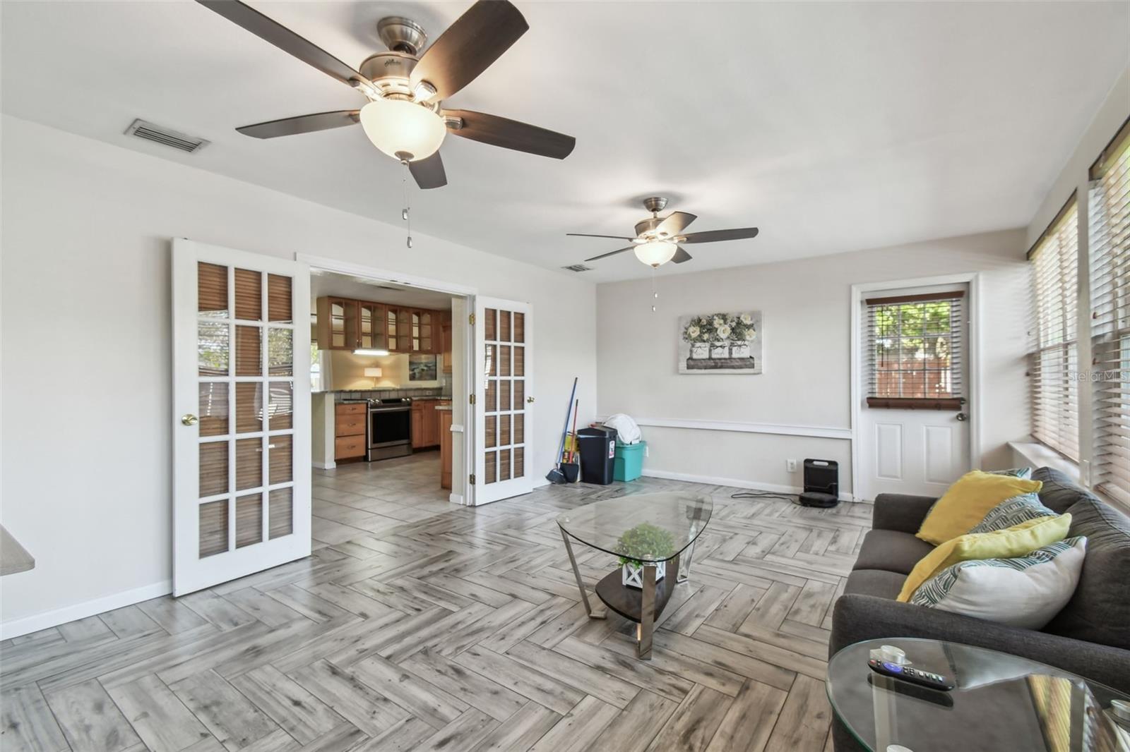 Image 34 of 71 For 5968 46th Avenue N