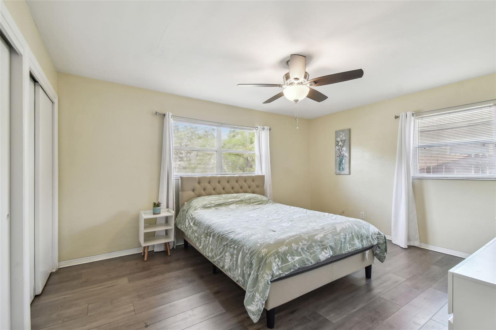 Image 36 of 71 For 5968 46th Avenue N
