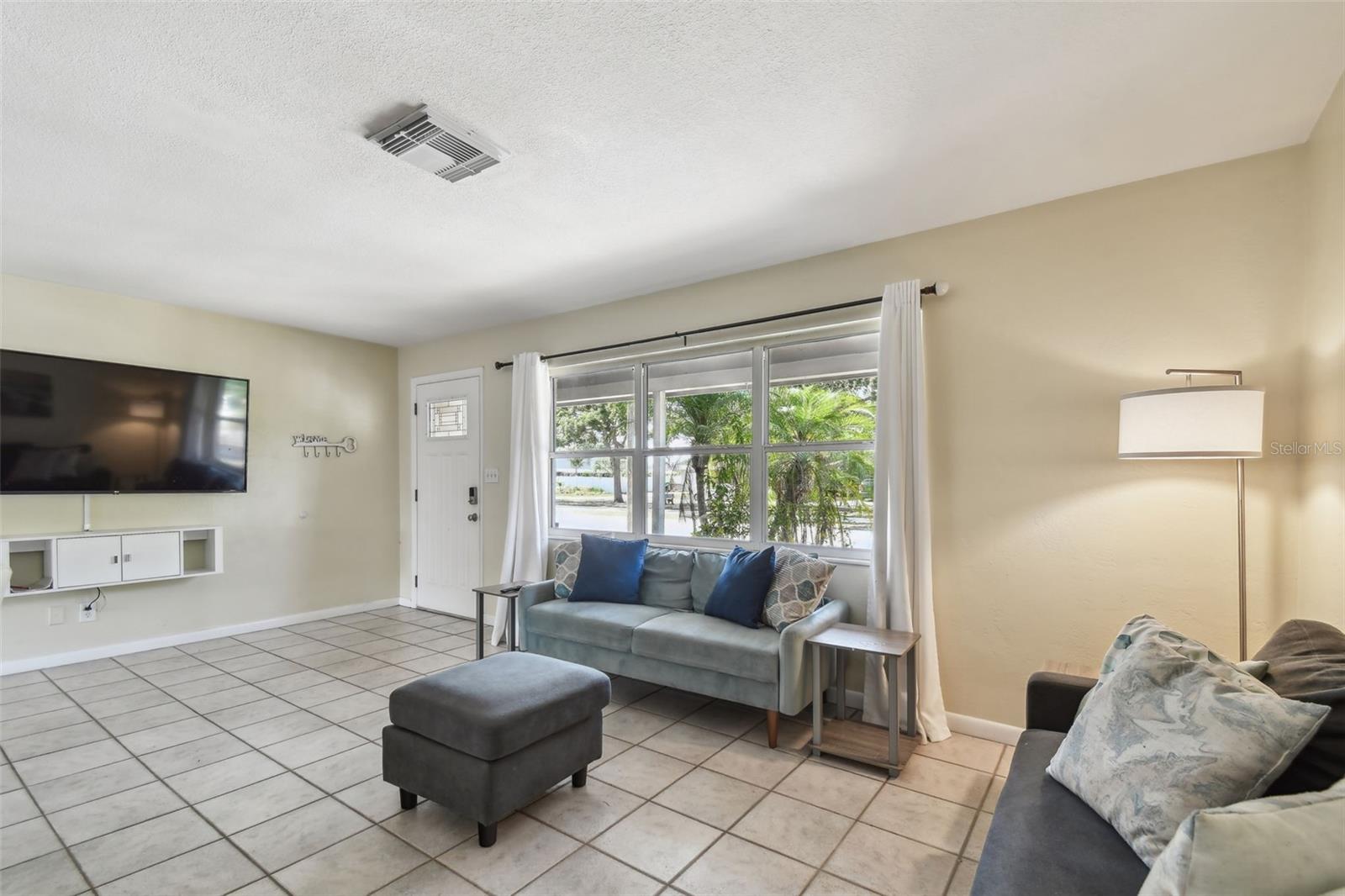 Image 43 of 71 For 5968 46th Avenue N