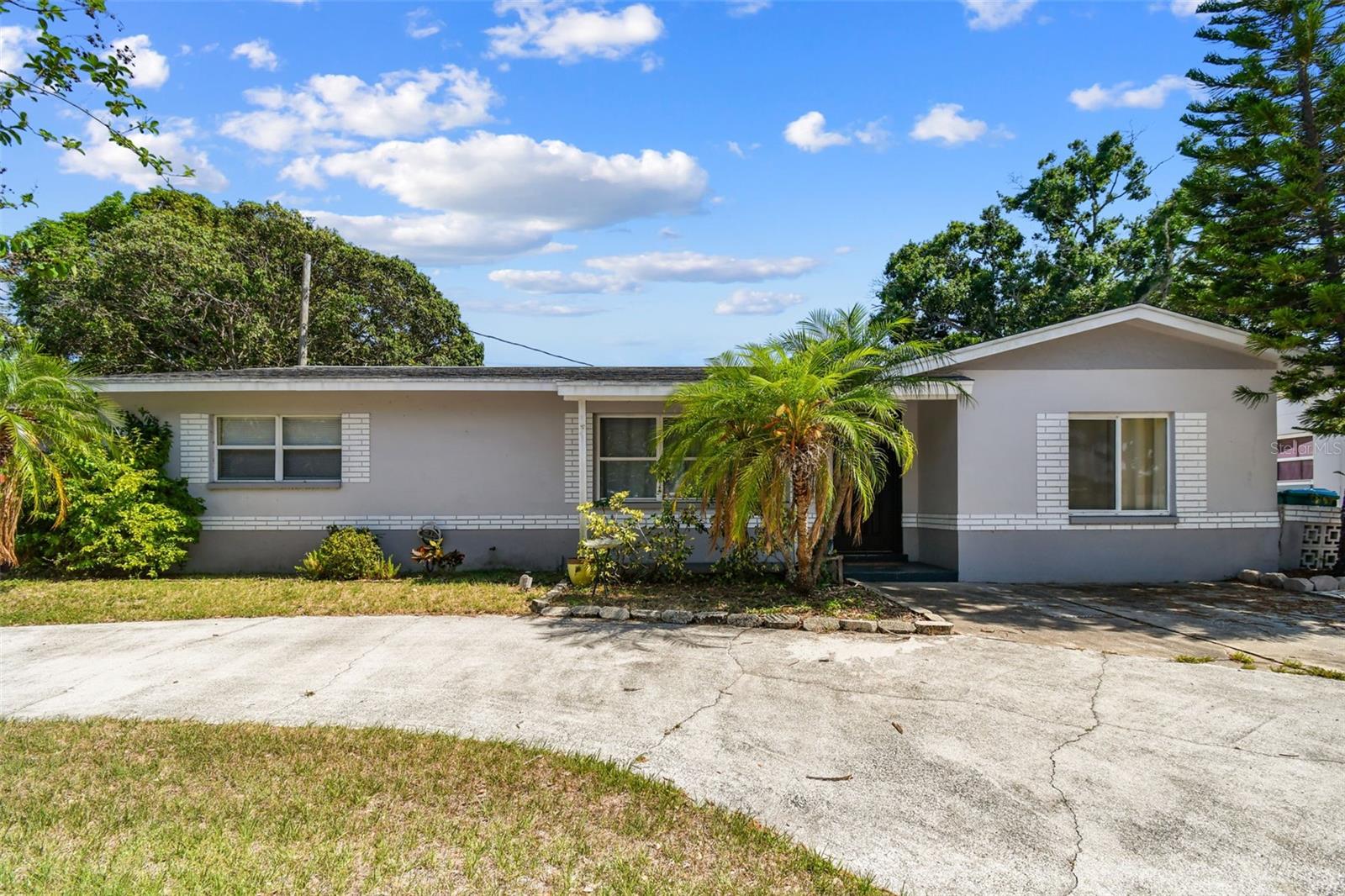 Image 6 of 71 For 5968 46th Avenue N