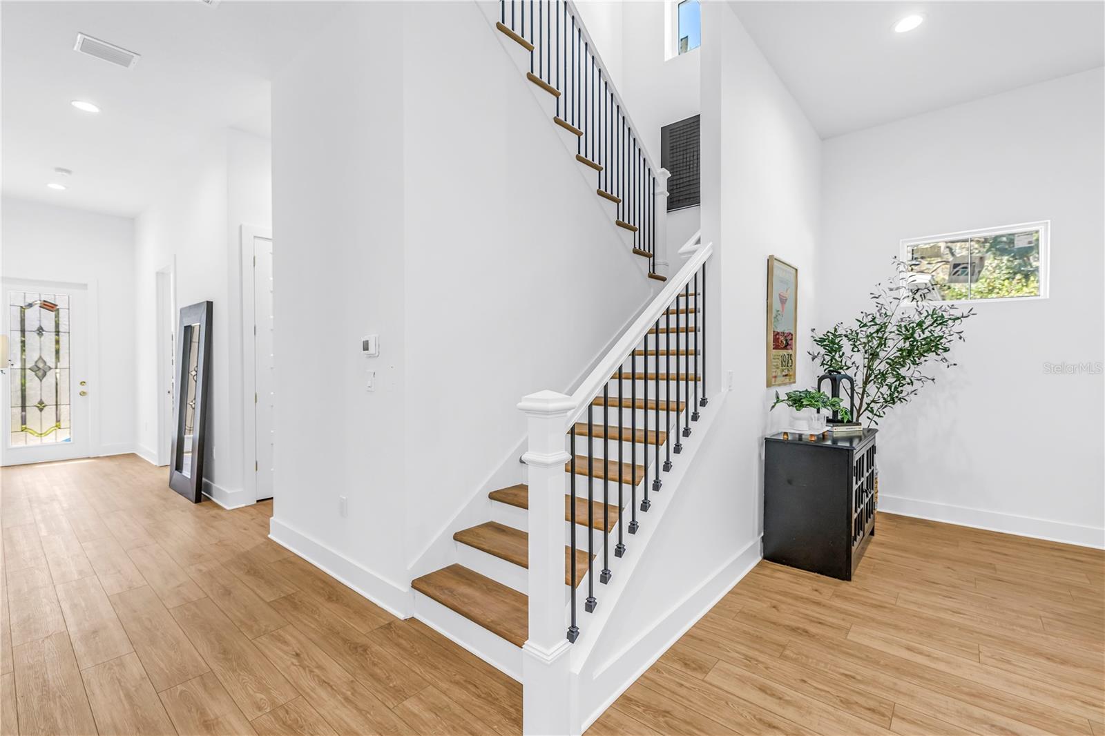 Image 18 of 49 For 1025 42nd Avenue N